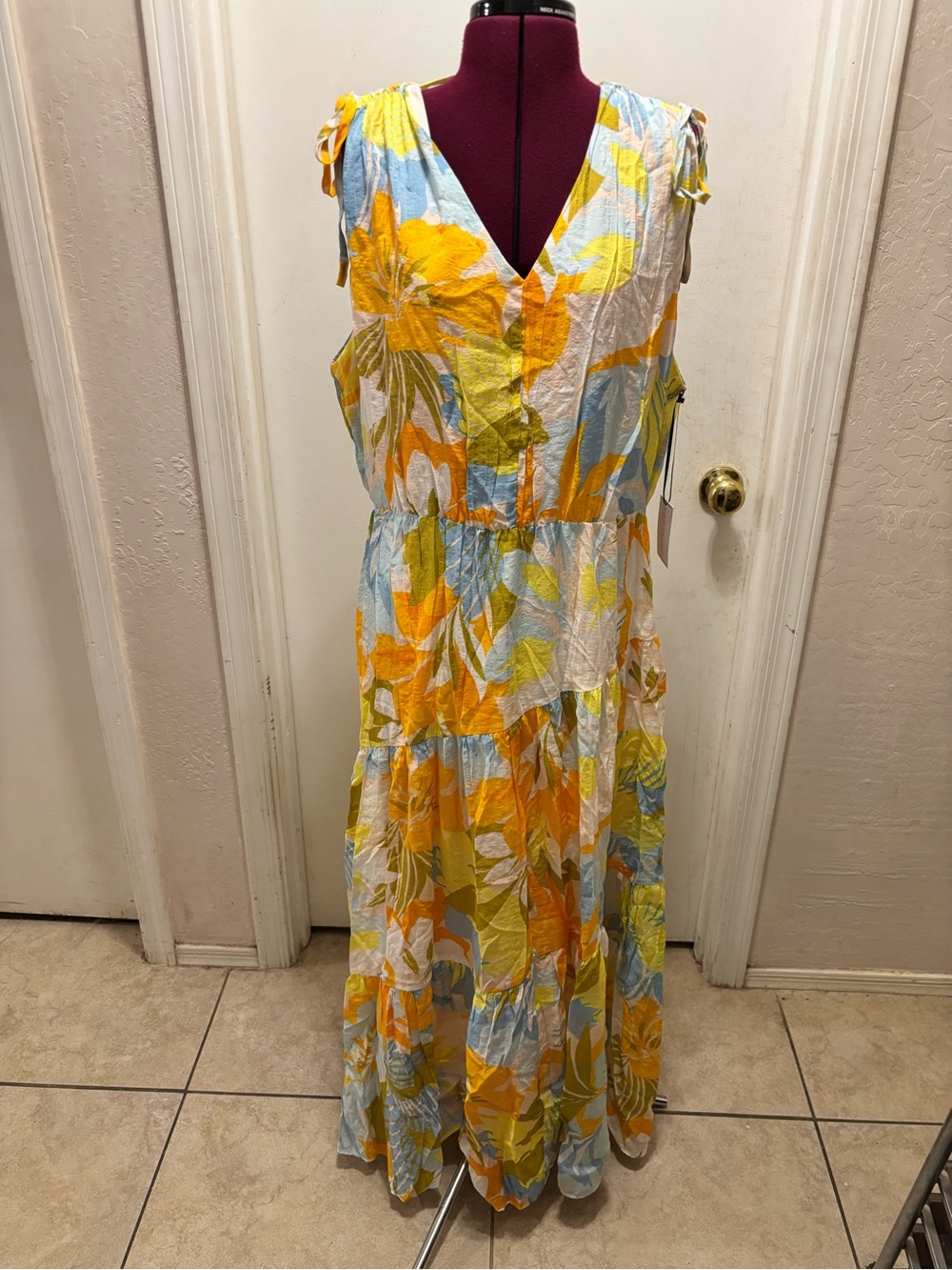 NWT 1State Women’s V-Neck Floral Maxi Dress with tie shoulders, Size XL - Picture 3 of 6
